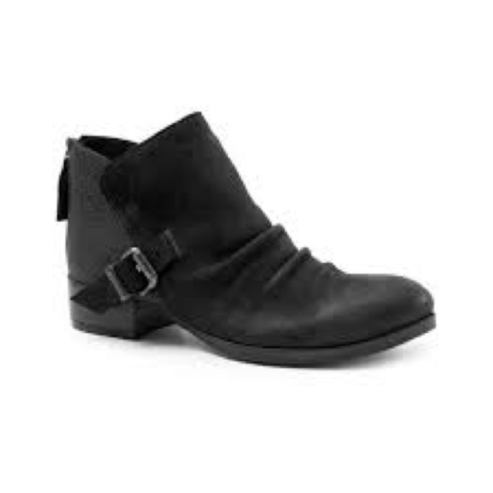 Women’s Bueno Black Lizard Panel Biker Maude Leather Booties Size 7.5 US!